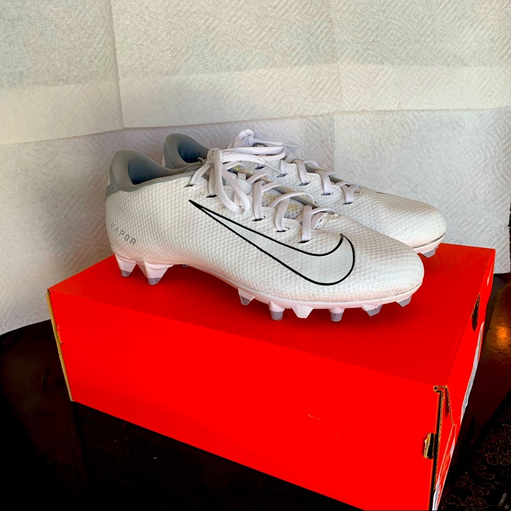 Brad new 9.5 Nike vapor edge perfect skill position cleats